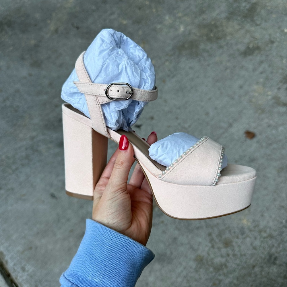 Stuart Weitzman Dancer Pearl Platform Sandal - Picture 8 of 9